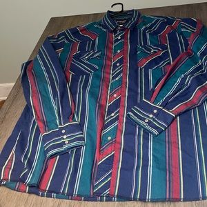 Vintage wrangler pearl snap long sleeve shirt